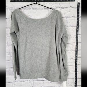 Chaser light gray, ribbed knit casual and relaxed sweater Size Medium NEW